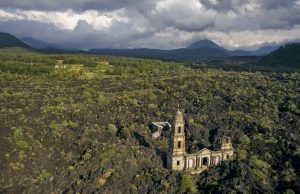 San Juan Parangaricutiro, el pueblo sepultado en lava san juan parangaricutiro