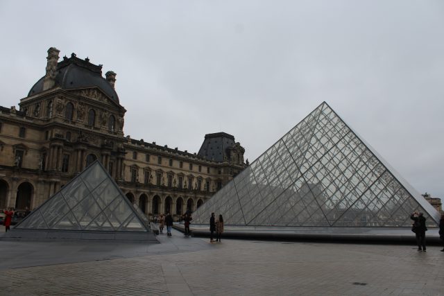4 relojes increíbles que creó el Museo de Louvre en París