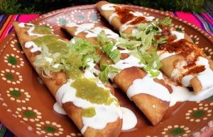 ¿Uno o dos? La pregunta que te harán en la Feria del Molote ¿Uno o dos? La pregunta que te harán en la Feria del Molote