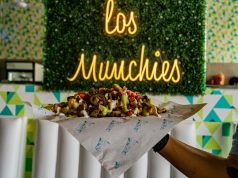 5 claves para saciar tus antojos en Los Munchies Puebla 5 claves para saciar tus antojos en Los Munchies Puebla, Comida con logo de Los Munchies de fondo