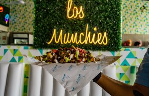 5 claves para saciar tus antojos en Los Munchies Puebla 5 claves para saciar tus antojos en Los Munchies Puebla, Comida con logo de Los Munchies de fondo