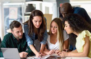 Las 5 mejores agencias de publicidad en México Las 5 mejores agencias de publicidad en México, Imagen de javi_indy vía freepik